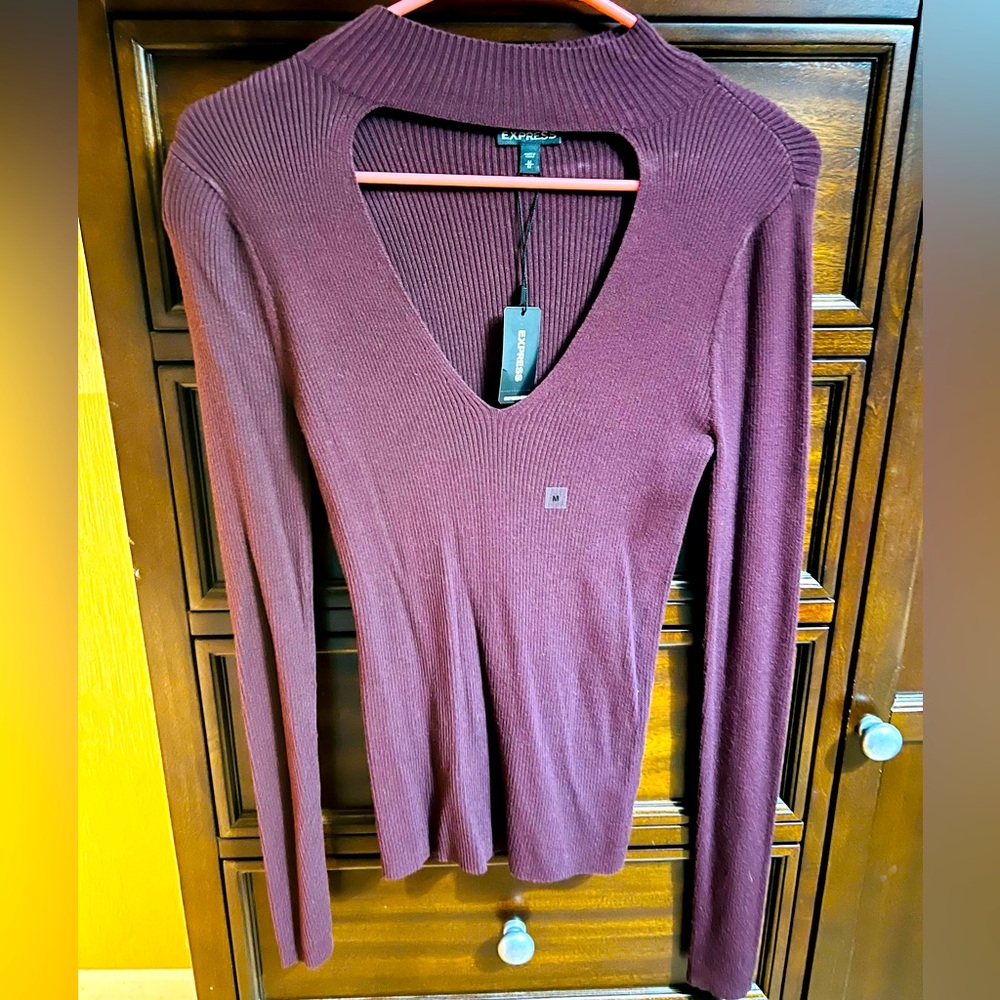 Express fitted keyhole style cutout sweater maroon medium brand new with tags